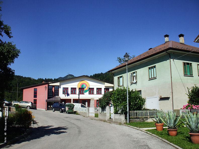 la scuola di Lauco.JPG